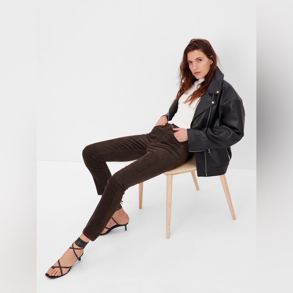 BNWT Gap High Rise Corduroy Vintage Slim Jeans with Washwell Dark Brown Size 34